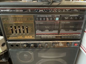 PENDING PICK UP**FREE** Vintage Sharp Studio HK-DX3 Karaoke