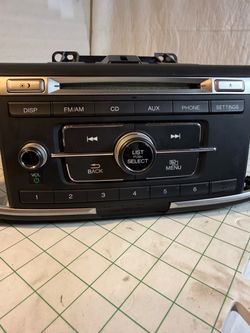 Honda Accord 16-17 OEM CD FM/AM Radio Head Unit