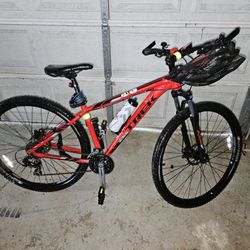 Trek Marlin 5 Mountain Bike