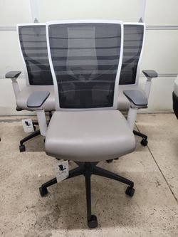 SitOnIt Torsa Fully Loaded Computer Desk Office Chair EXCELLENT SHAPE!