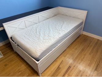 Twin Daybed