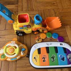 Lot of 4 Electronic Toys For Toddlers Batteries Included P/up Brooklyn NY11229