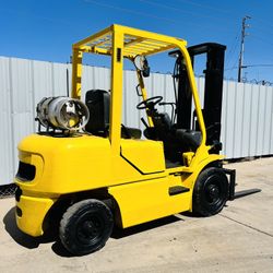 Forklift 5000lb Komatsu solid pneumatic tire low hours