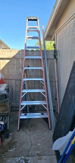 Werner Fiberglass Step Ladder