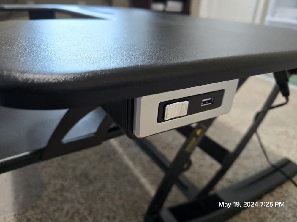 VIVO 42 inch Electric Height Adjustable Stand Up Desk Converter

