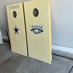 Custom Made Cornhole Game. Eagles Vs Cowboys. Lots Of Fun!! Great Challenge!! Has Score Board. Excellent Cond. Has Green And Blue Bags. 4 Green 4 Blue