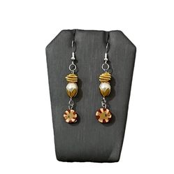 Handmade Candy Peppermint Beaded Dangle Earrings Gold Tone Faux Pearl Christmas