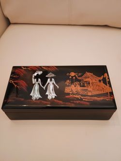 Vietnamese hand crafted black lacquered jewelry/trinket box