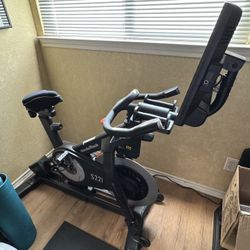 Nordic Track S22i Incline Bike