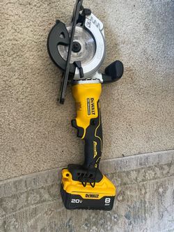 Dewalt Circular Saw with Battery