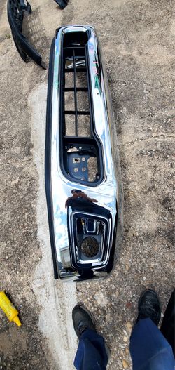 2017-19 Nissan Titan front bumper