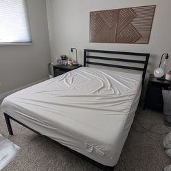 Zinus full bed and full foam mattress