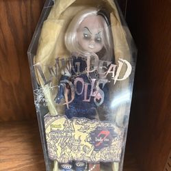 Set Of Living Dead Dolls  