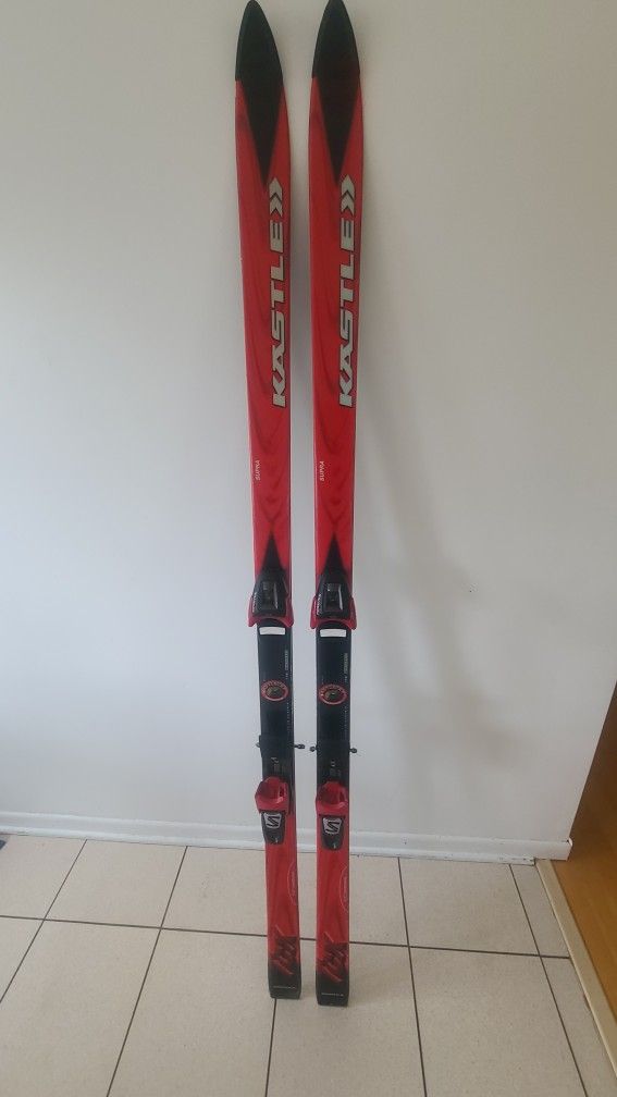 Man's skies Kastle (made in Austria) 178 cm tall with bindings Salomon series 600