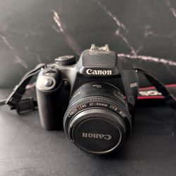 Canon EOX Rebel XS with Extra Lens