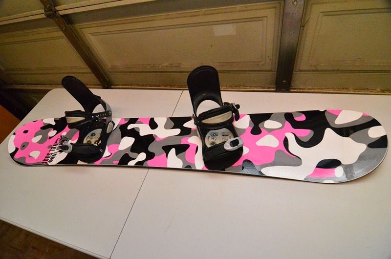Kubi commando 152cm snowboard with forum bindings