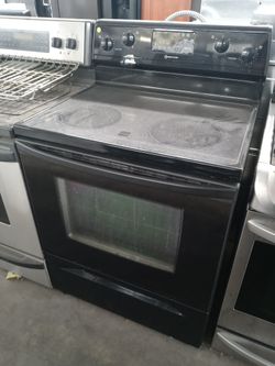 Whirlpool black glass-top stove - Free delivery