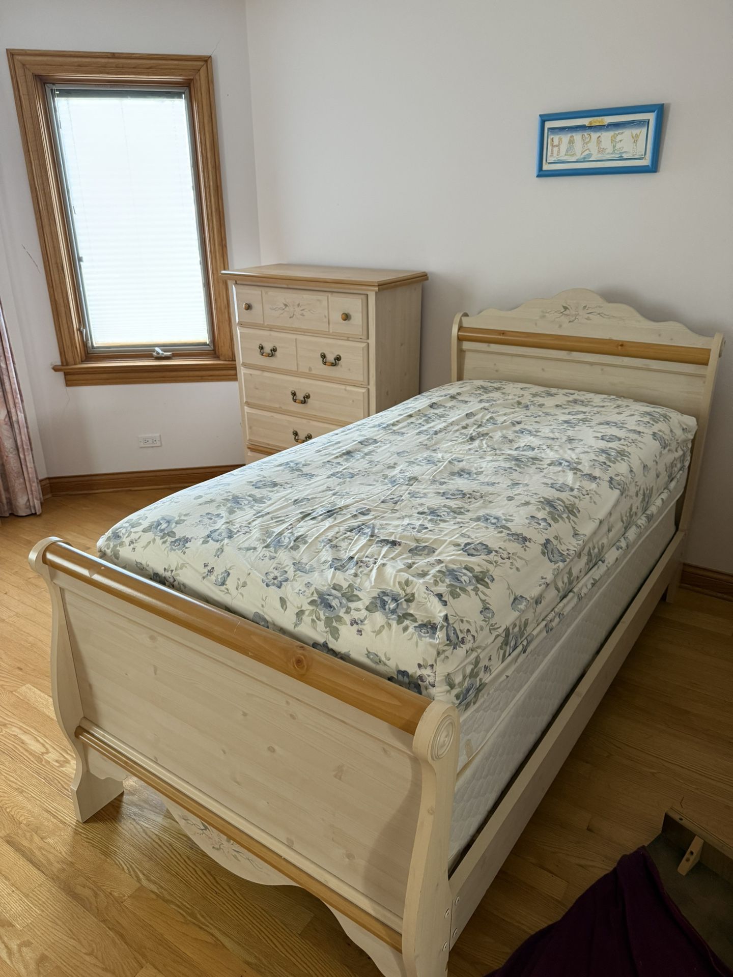 Cream Twin Bed Frame (Only Frame – No Mattress)