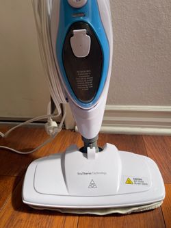 Hardwood floor steamer