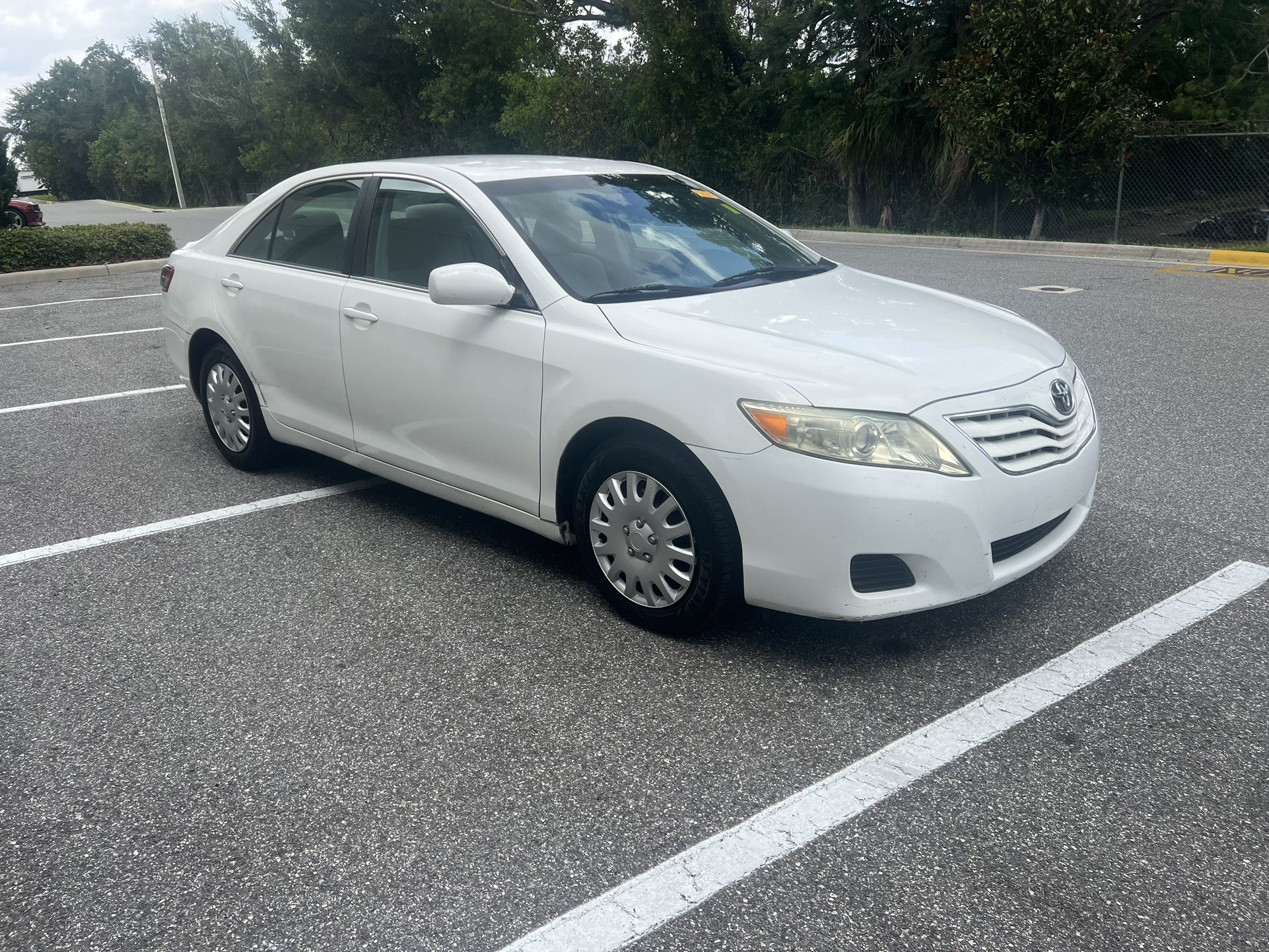 2 O 1 1 TOYOTA CAMRY. $4,500 CASH PRICE