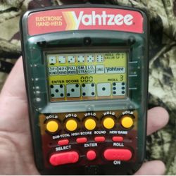 Vtg Yahtzee Game 