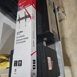 Wall  Tv Brackets Great Condition New 