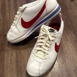 Nike Cortez Size 6 Leather 