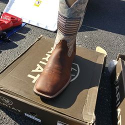 Ariat Mens Size 13 New