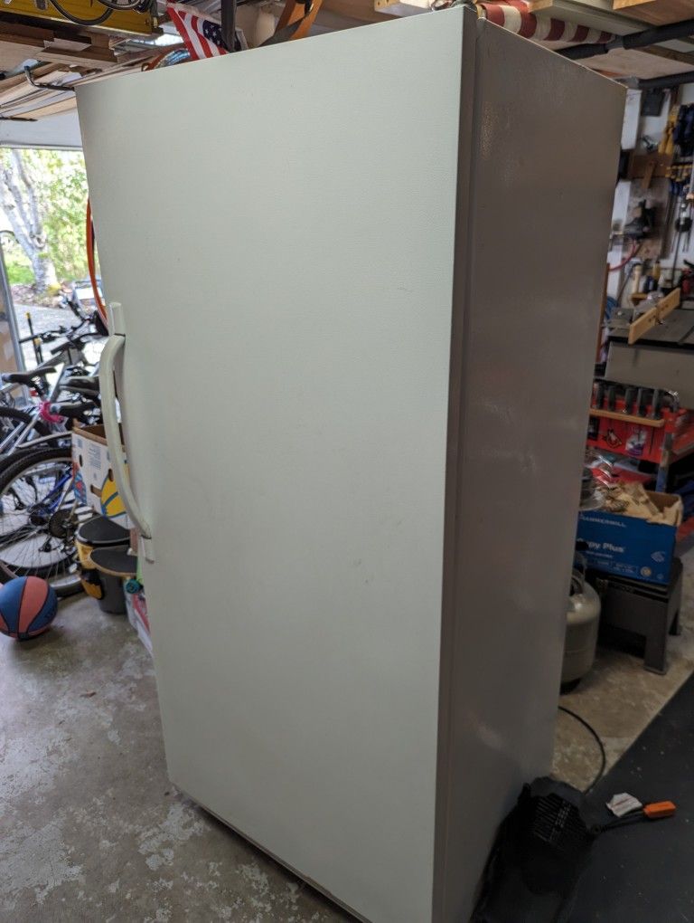 Frigidaire 21 cubic foot freezer 