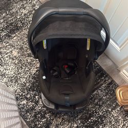 Britax Infant Car Seat With 2 Bases