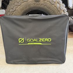 Goal Zero Boulder 100 Briefcase, 100 Watt Monocrystalline Solar Panel