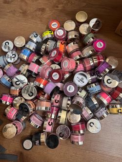 Color powders for nails
