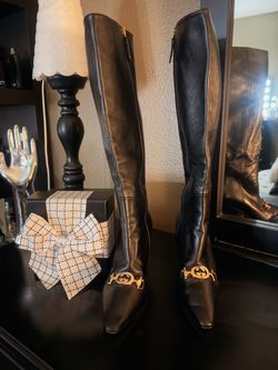 Gucci women’s black leather knee high boots Gucci women’s black leather knee high boots