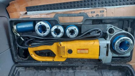 Pipe threader