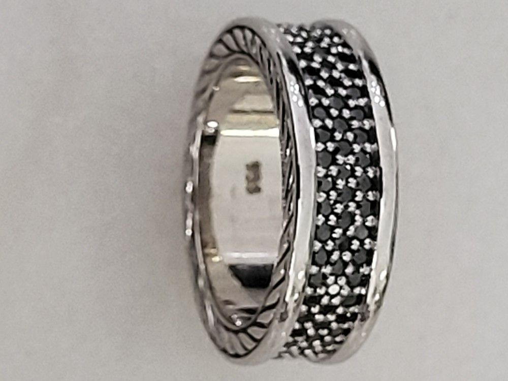 Size 9 .5 Men's Wedding Band.
