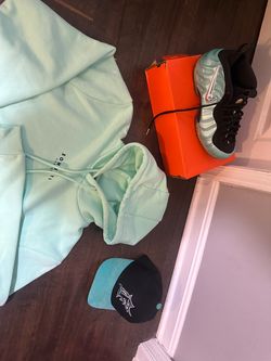 Dopes 9.5 , hoodie / shorts size large / baseball cap adjustable snap back