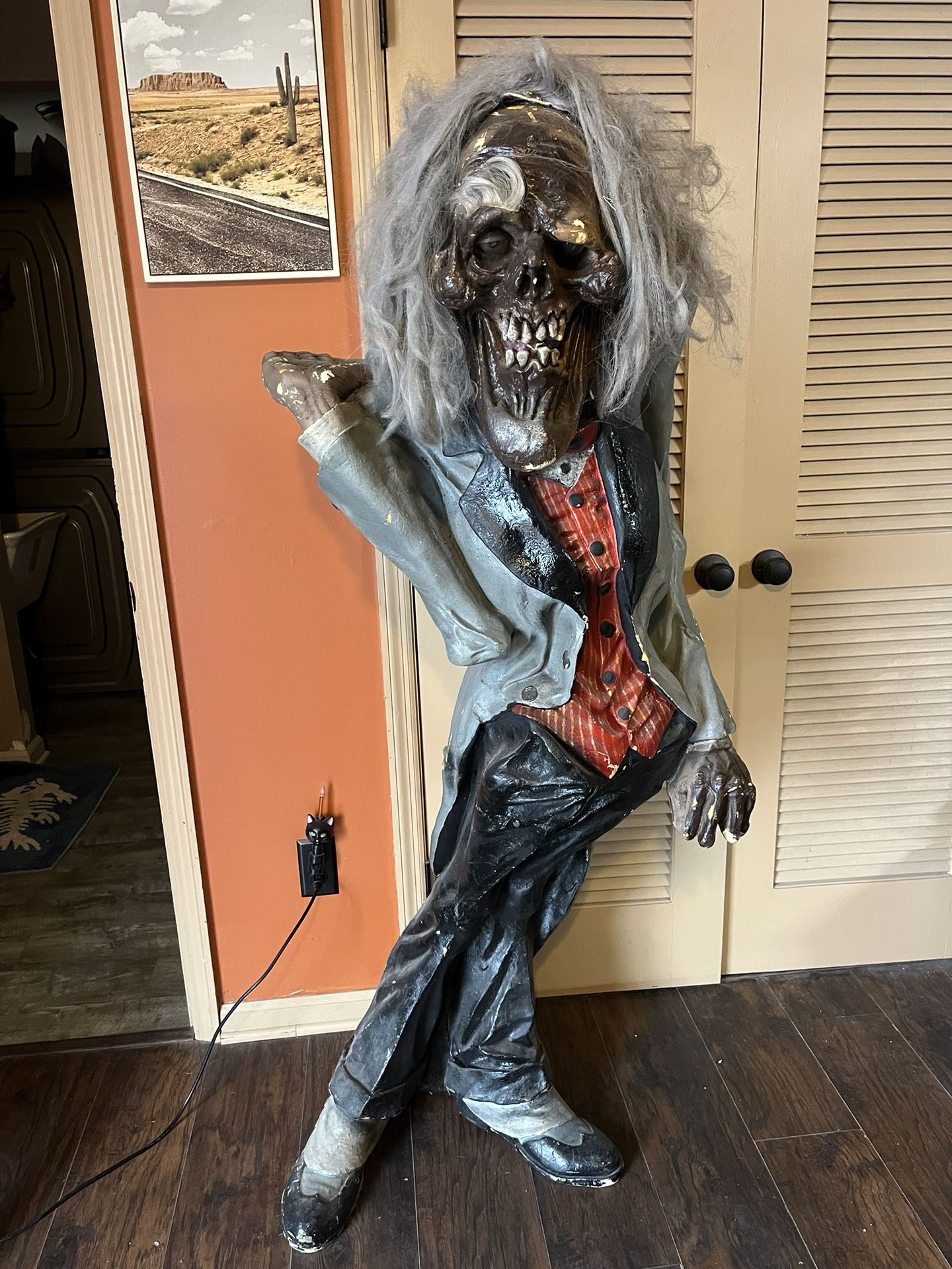Sultan Of Scare Spirit Halloween Prop