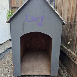 🐾 Large Wooden Doghouse