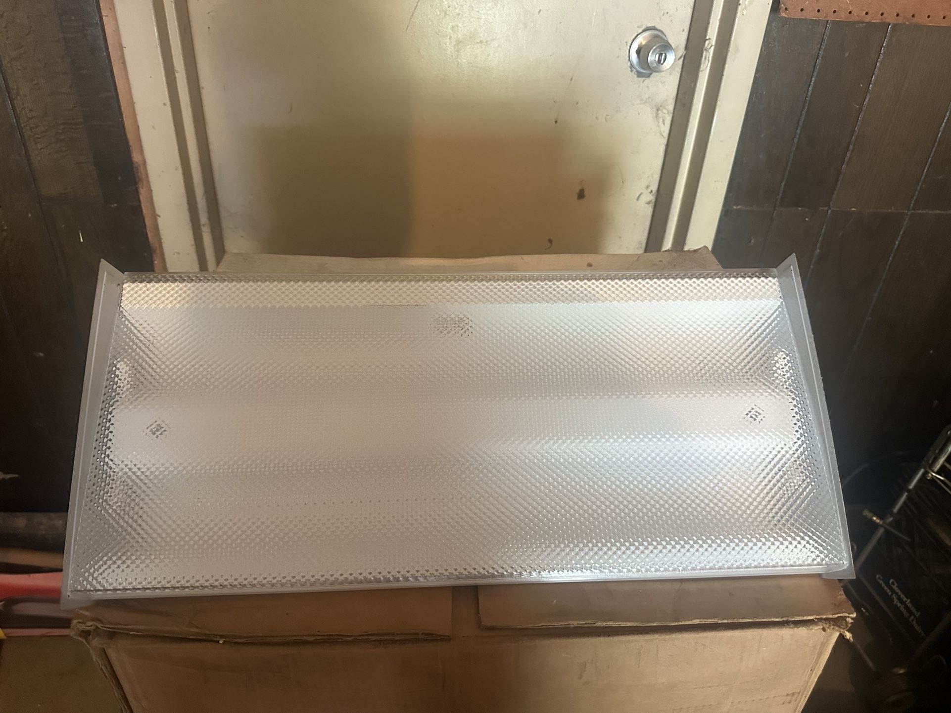 24” fluorescent light fixture 2-