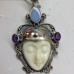 RARE SMILEY BALI GODDESS 