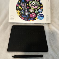 Wacom - Intuos Graphic Drawing Tablet for Mac, PC, Chromebook & Android (Small) with Software Included - Black