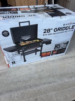 Blackstone 28" Griddle with Hood and Accessory Rail