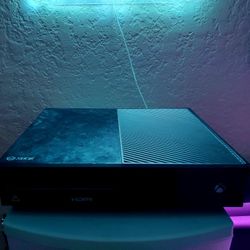 Xbox One + 4 Popular Games
