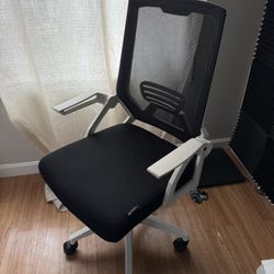Ergonomic Mesh Office Chair with Adjustable Armrests – Black & White 