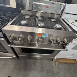 Kitchen Aid Range 36” 