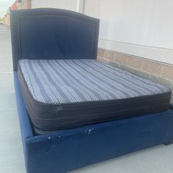 Queen Bed.   
