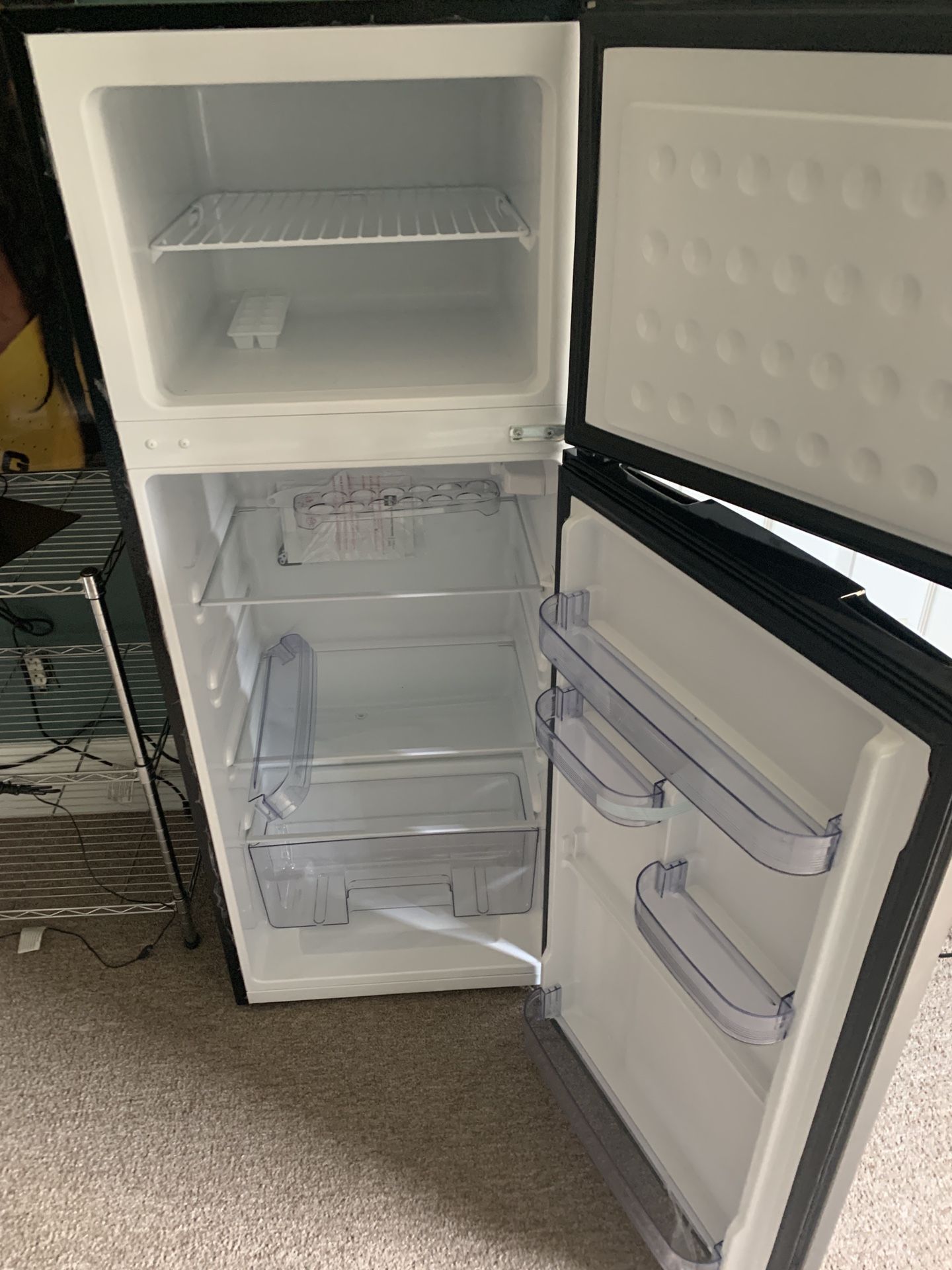 New 7.5 cubic feet refrigerator (RCA) for Sale in Cleveland, OH OfferUp