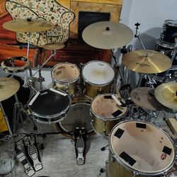 7pc Pearl Drum Set Complete With Cymbals And Hardware