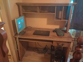 Wood Computer Desk with Hutch
