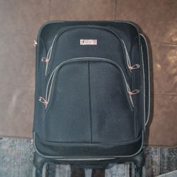 London Fog Rose Gold Carry On